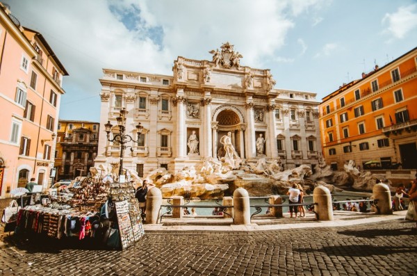 Europe packing list - trevi fountain