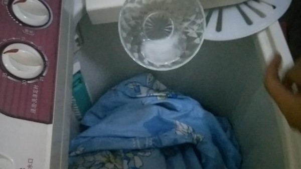 洗衣服前倒点它，多脏的衣服洗完都和新的一样，太实用了