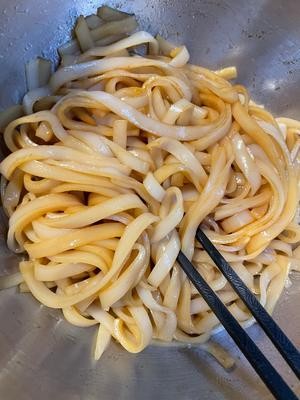 潮汕炒粿条(炒河粉)的做法 步骤2