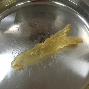 花胶的泡发及炖煮方法的做法 步骤1