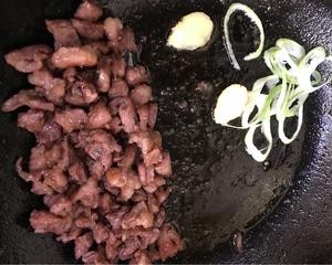 豌豆牛肉粒—快手、下饭菜的做法 步骤4