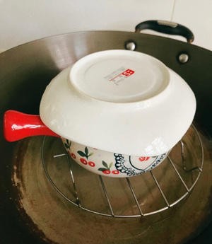 纯天然小妙招冰糖蒸大蒜的做法 步骤6