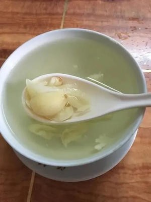 纯天然小妙招冰糖蒸大蒜的做法 步骤7