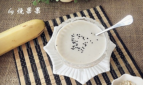 宝宝便秘小辅食——香蕉燕麦奶糊的做法