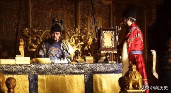 崇祯生性节俭，要求裁撤驿站节省开支，结果给自己裁出一个劲敌