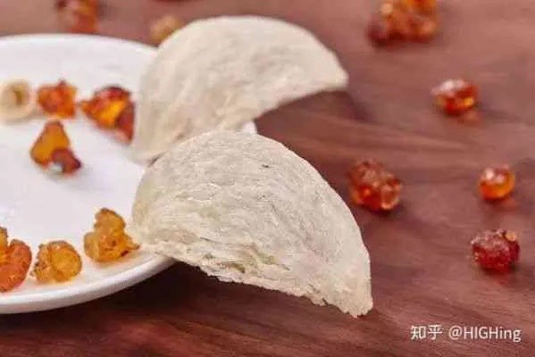 如何巧妙地将一片燕窝轻松拆分：家庭实用指南