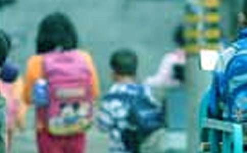 2016小学生节能环保绿色生活环保手抄报图片