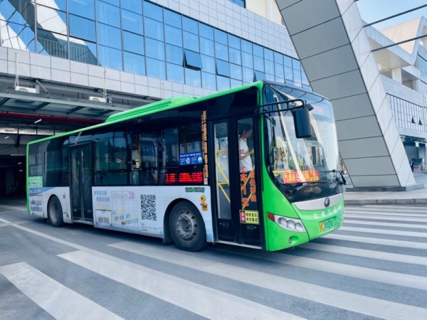 3、公交车。.jpg