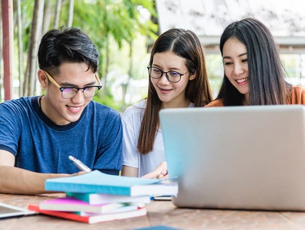 英国留学预科怎么选择合适的学校?英国哪些大学的预科课程比较好?
