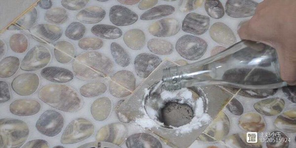 地漏有异味怎么办？ 有了这些小窍门，地漏就不会再脏又臭-7