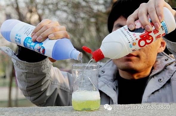 洁厕灵+84消毒液=剧毒！多一个人看就少一个悲剧！