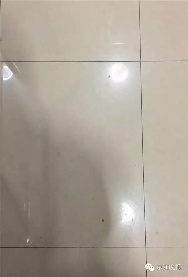 实验矿泉水+面粉+洗衣粉+白醋+医用酒精=强力去污剂！除油渍效果堪比专业去污剂，每次花费仅几角钱