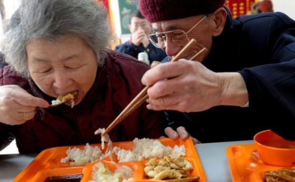 老年人适合的搭配膳食有哪些？老年人适合怎样饮食？(1)