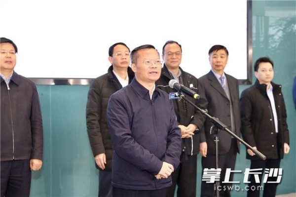 胡忠雄宣布市生活垃圾深度综合处理（清洁焚烧）二期项目开工。