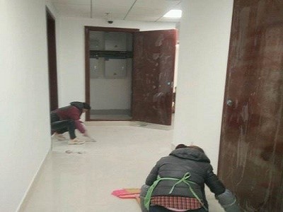 南京鼓楼区家庭保洁 打扫卫生预约热线 地板打蜡 擦窗户玻璃