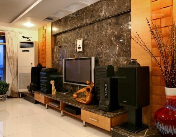 新家不想全做“大白墙”，学会6个墙面装饰技巧，显档次还不花哨