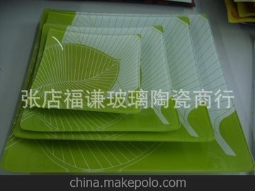 钢化玻璃盘 样式新颖，是微波炉、电烤箱、洗碗机的用品