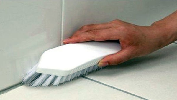 厨房瓷砖使用刷具