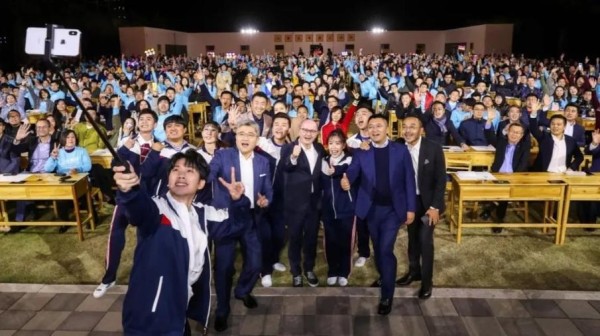 5+2=生活再无难题！全新梅赛德斯-奔驰GLB SUV锋芒上市