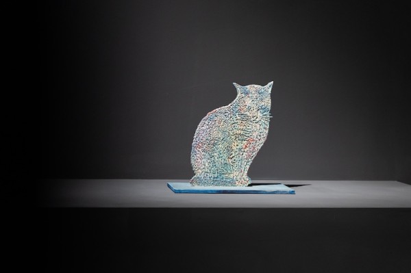 展览现场,奇奇·史密斯,《花束》,激光切割椴木胶合板,手工上色,2016
