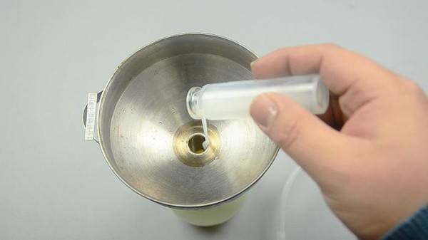 家里家具容易落灰尘，老保姆教我一招，一擦就干净，还不易落灰