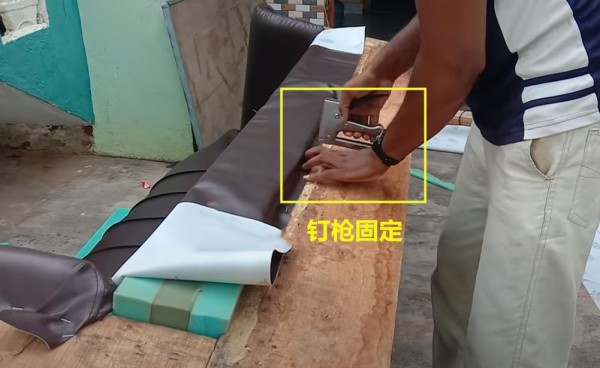 旧沙发翻新：让旧沙发焕然一新的翻新技巧与经验分享（旧沙发翻新妙招）(图12)