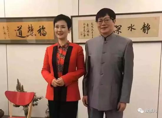 图为李小琳(左)和书法家佛涛(右)