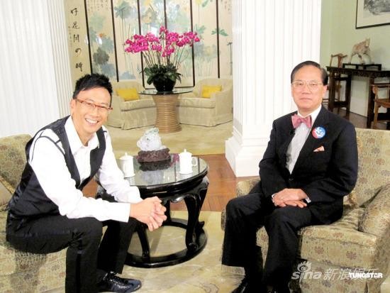 曾荫权畅谈温馨家庭生活称自己离不开太太(图)