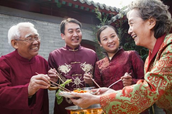 均衡营养是保证老年人长寿的关键：如何提升中老年人生活幸福感7