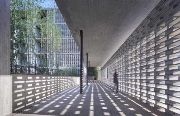 国外旧建筑改造案例资料下载-这些奇特的建筑，最后都成了......