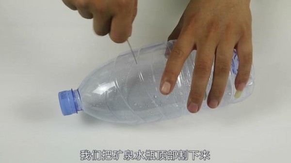 手机耳机孔有灰尘难清理？教你用吸管做成清理神器，简单好用