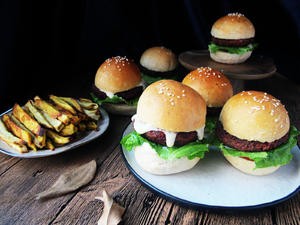 完美纯素食简餐搭配《纯素汉堡+烤红薯条》的做法 步骤7