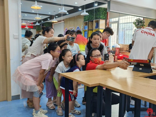 全民健身，乐享生活 济南市全民健身中心青少年射击公益活动进社区