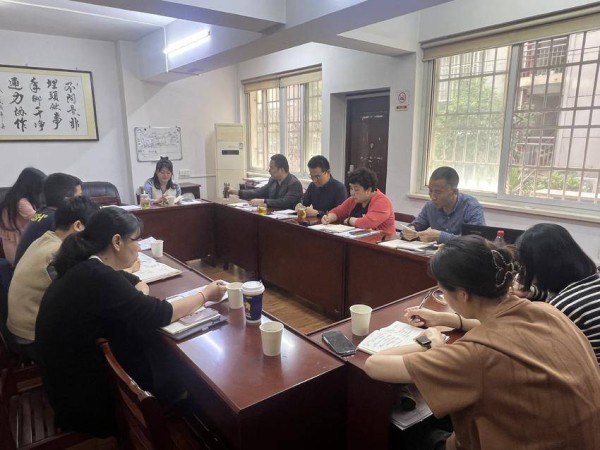 0511探索打造完整社区+让幸福生活触手可及.doc