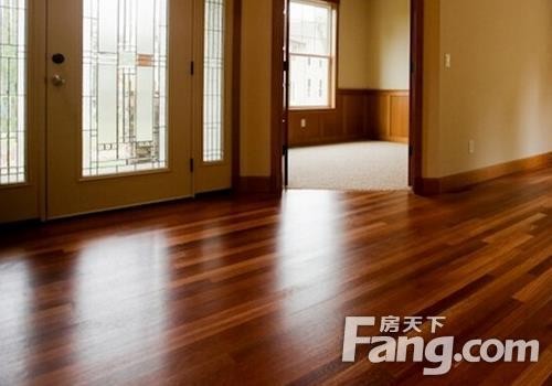 实木地板打蜡保养应该注意什么?实木地板打蜡保养技巧有哪些?