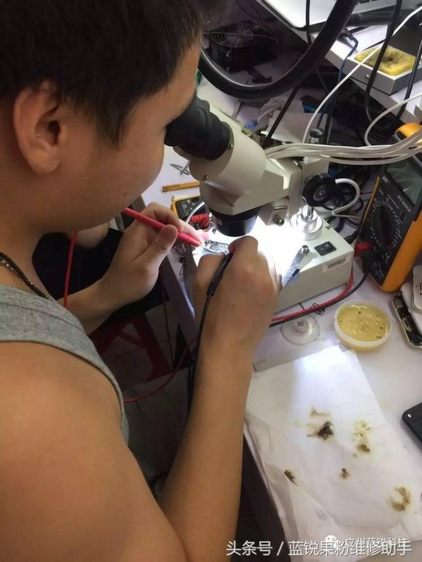 手机维修入行15年，资深老师傅的维修感慨