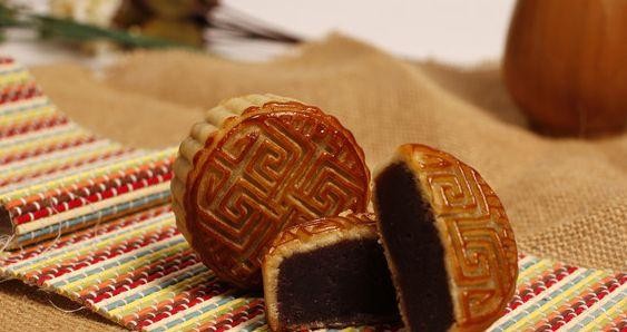 一个月饼=4碗饭 高油高糖高热量你hold住么 www.6a8a.com