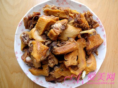  玻璃杯盛牛奶?现代人最容易犯的10大饮食误区 