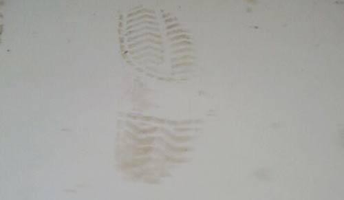 家里白墙脏了怎么办？不用重新刷白，教你一个小妙招，轻松变白