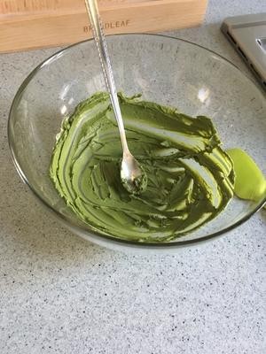 抹茶生巧(不用刀就能完美切割的方法)的做法 步骤3