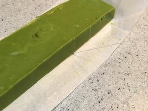 抹茶生巧(不用刀就能完美切割的方法)的做法 步骤8