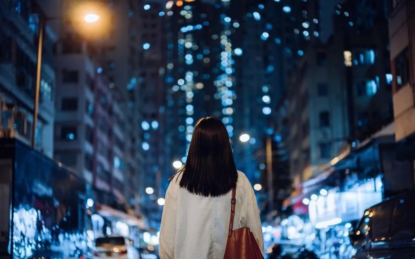 与社会脱节的生活方式会带来迷茫。图 / 视觉中国