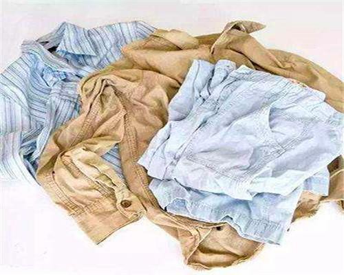 衣服皱巴巴的怎么办？教你3个解决小妙招，轻松抚平皱褶