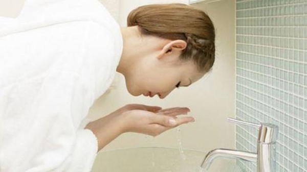 女生一定要知道的10个护肤小技巧，照着做提升颜值！