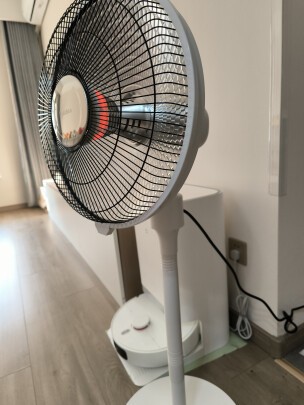 美的(Midea)小太阳取暖器家用小型电暖器电热扇烤火炉立式多功能节能办公室暖脚神器速热立式摇头 两档基础款NPT-SW晒单图