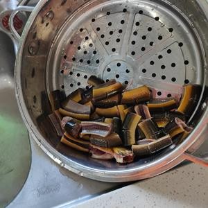 巧杀黄鳝的做法 步骤8