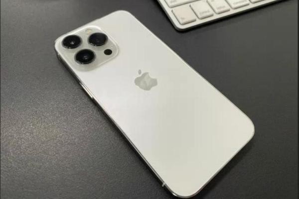 每个iPhone用户都必学的几个iPhone实用隐藏技巧!连续空白键变句号、锁屏右滑误触、口罩解锁…困扰全解决!