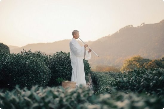 桌布上的油渍如何清洗,桌布清洗方法介绍,桌布上的油渍怎么去除小窍门