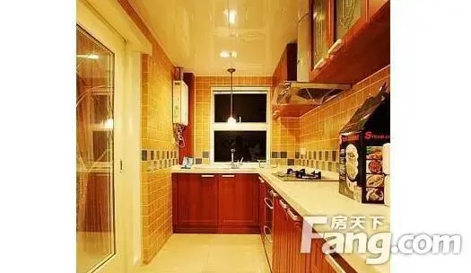 厕所门对着厨房灶台?