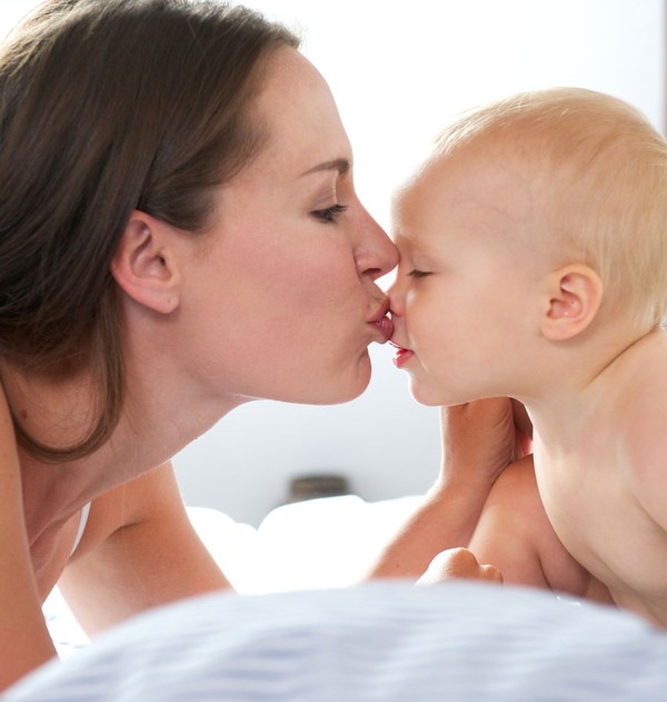 如何清洁和保养不同材质的餐具